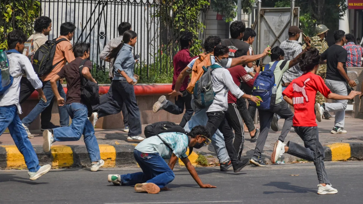 Youths on road for protest